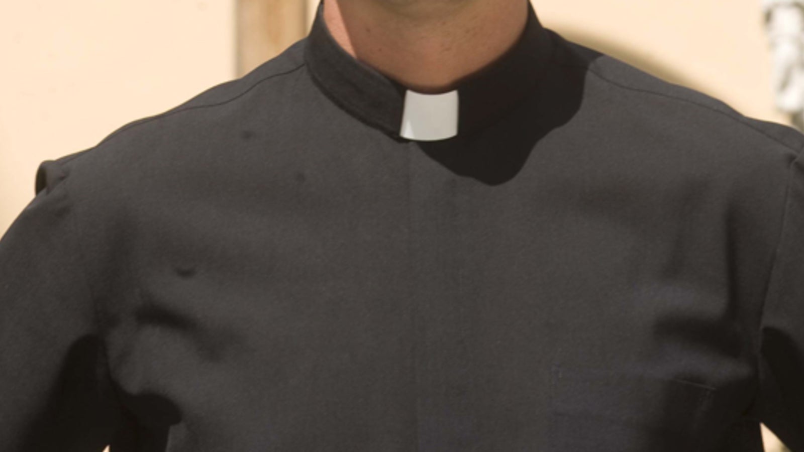 Priester hatte Sex mit Mädchen oe at