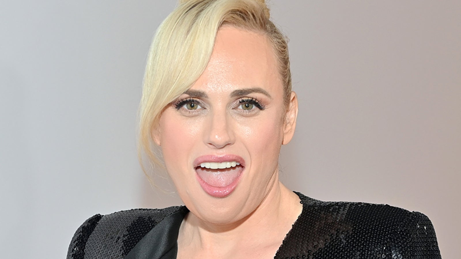 Rebel Wilson Erster Sex Mit Stars
