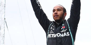 ''Sir Lewis'': Queen schl&auml;gt Hamilton zum Ritter