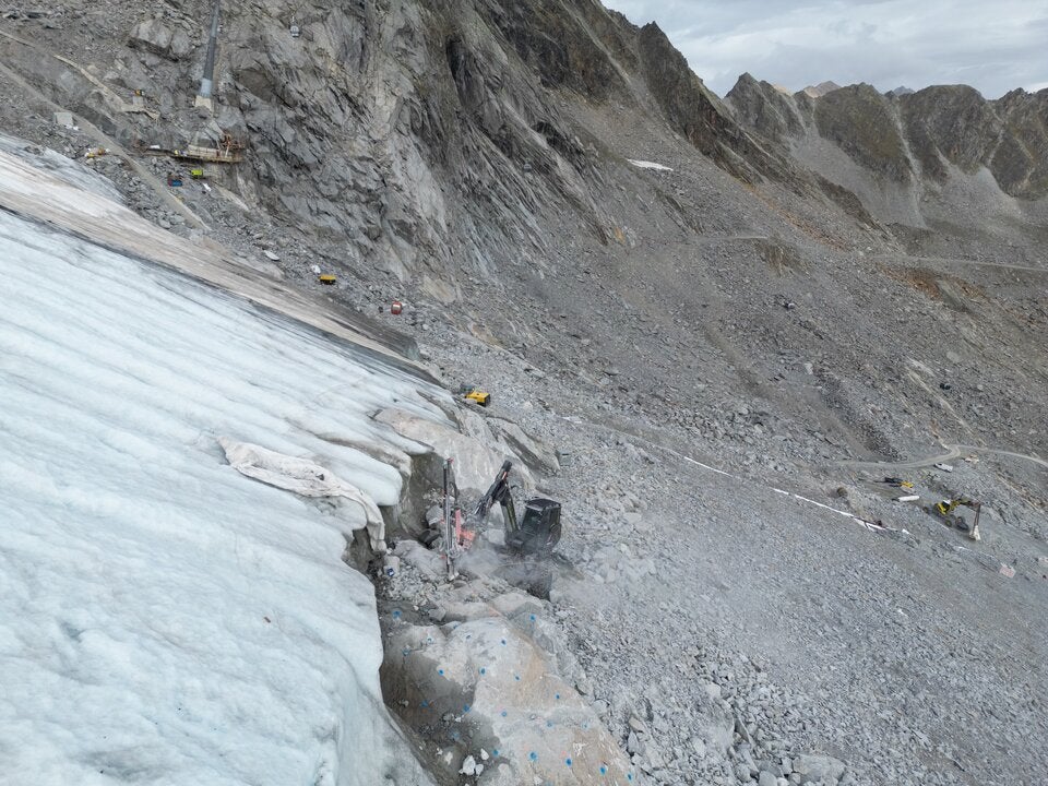 Aufregung um Baggerarbeiten am Gletscher