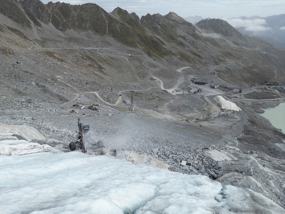 Aufregung um Baggerarbeiten am Gletscher