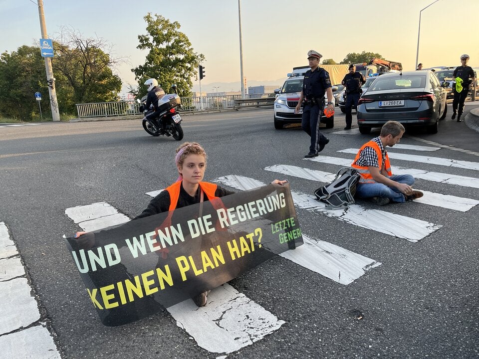 Klima-Kleber stören Schulbeginn in drei Bundesländern