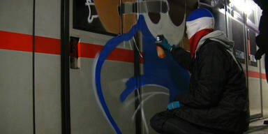 Rostock-Hooligans besprühen Wiener U-Bahn