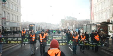 Trotz Ermittlungen: Klima-Kleber legen wieder Ring lahm