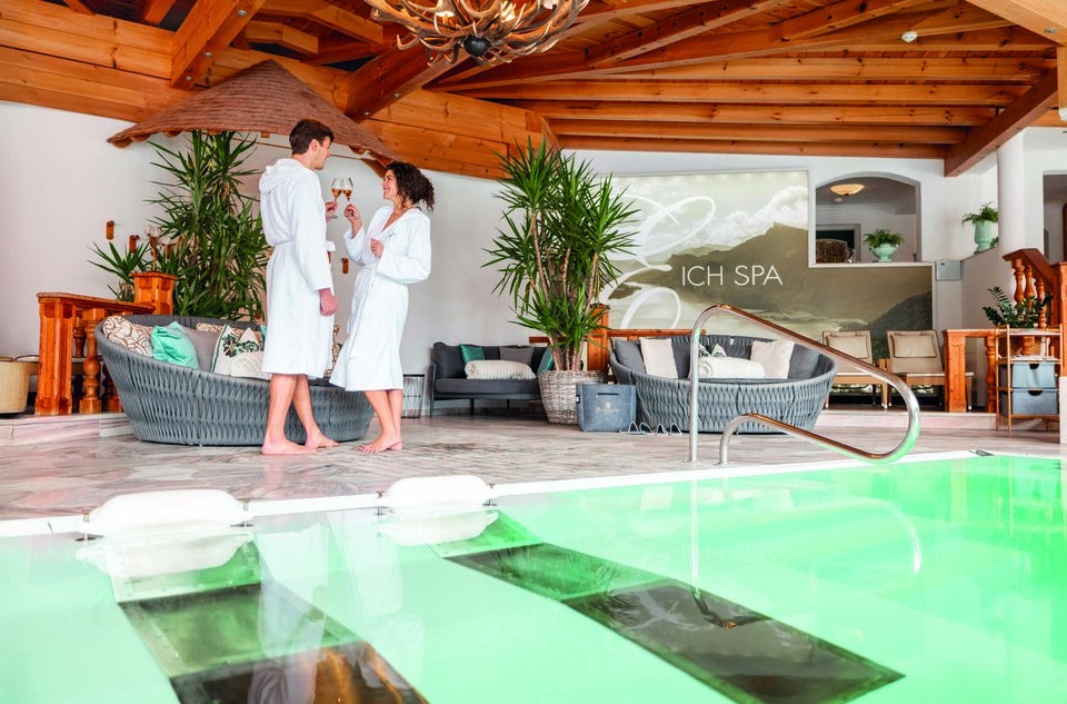 Eichingerbauer. Im Eich-Spa erwartet die Gäste eine feine Auswahl an Saunen und ein beheizter In- und Outdoor-Pool.