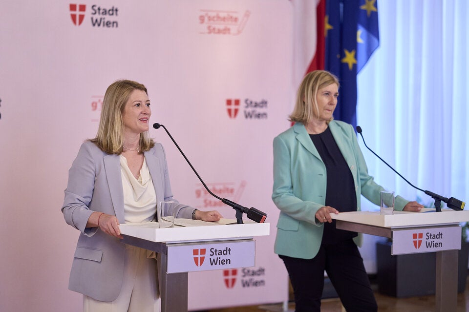 Vizebürgermeisterin und Bildungsstadträtin Bettina Emmerling und Bildungsdirektorin Elisabeth Fuchs.