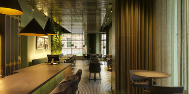 Das Restaurant &uuml;berzeugt durch den durchdachten Stil.