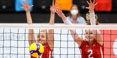 &Ouml;sterreichs Volleyball-Nationalspielerinnen Dana Schmit und Andrea Duvnjak
