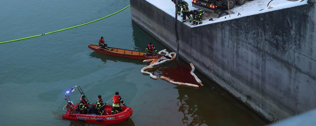 Ölaustritt an der Traun beschäftigte Feuerwehren seit Samstag