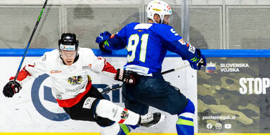 Slowenien gegen Österreich im Länderspiel-Test - Benjamin Baumgartner (AUT) und Zan Jezovsek (SLO)