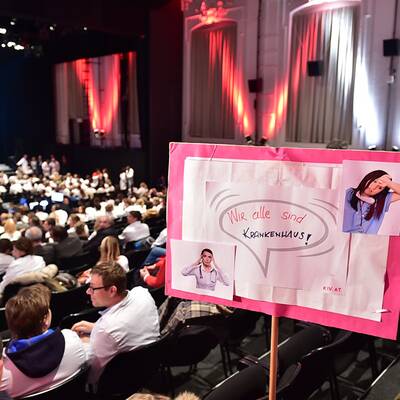 Demo: Spitals-Ärzte wollen mehr Geld