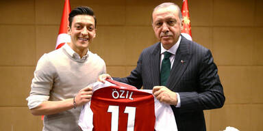 özil.JPG