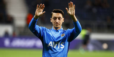 Mesut &Ouml;zil