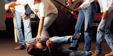 Erntehelfer an der A&thinsp;8 brutal ausgeraubt