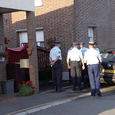 Acht Babyleichen im Garten vergraben.