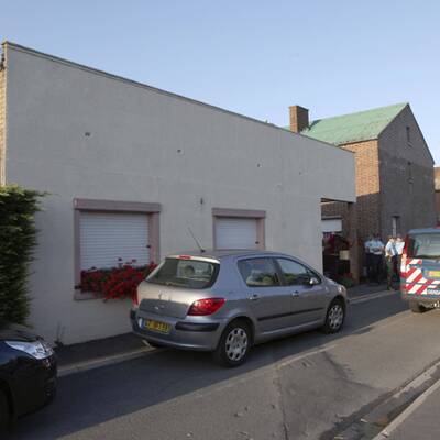 Acht Babyleichen im Garten vergraben.