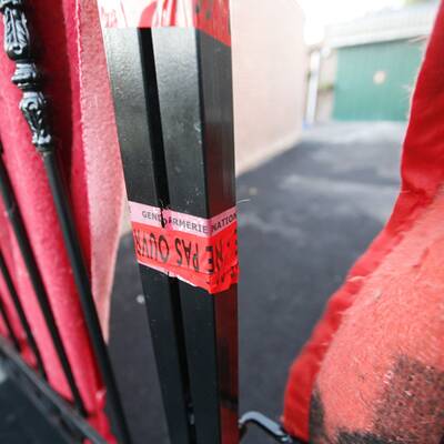 Acht Babyleichen im Garten vergraben.