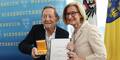 Wolfgang Ambros mit Johanna Mikl-Leitner