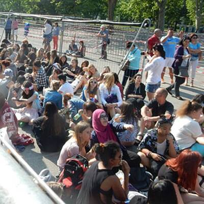 One Direction: Fans stehen vor dem Stadion Schlange