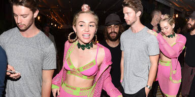 Miley Cyrus & Patrick Schwarzenegger