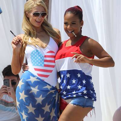 Paris Hilton feiert den Unabhängigkeitstag