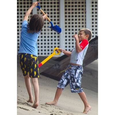 Gwen Stefani am Strand mit Kingston & Zuma