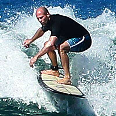 Jason Statham sportelt auf Hawaii