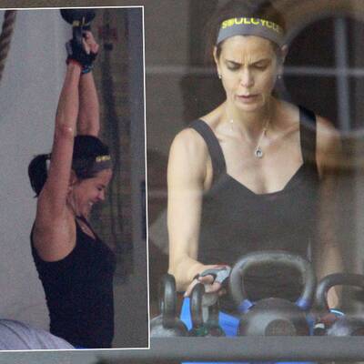 Teri Hatcher sportlich im Fitnessstudio