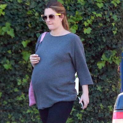 Drew Barrymore mit riesiger Baby-Kugel