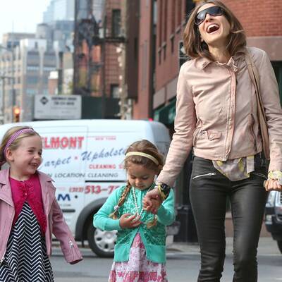 Sarah Jessica Parker bringt Kinder zur Schule