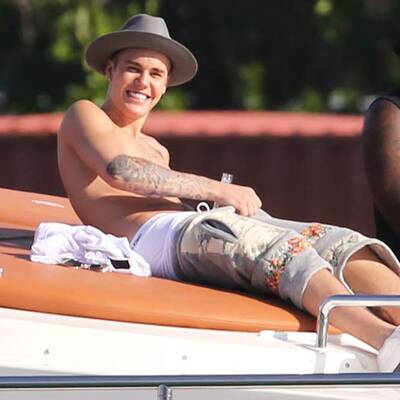 Justin Bieber feiert auf einer Yacht
