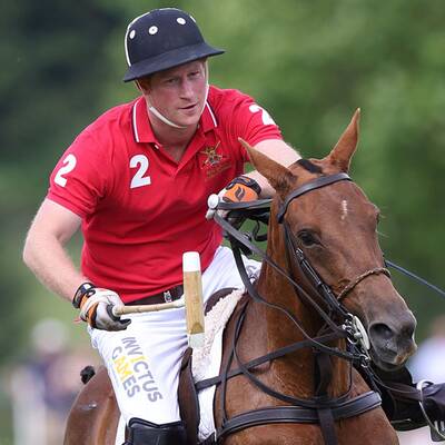 Prinz Harry führt sein Polo-Team zum Sieg