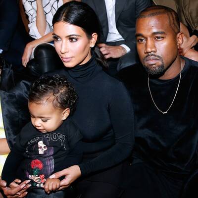 Kim Kardashian & Kanye West mit Nori in der Front Row