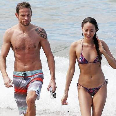Sexy Jenson Button urlaubt mit Verlobter Jessica Michibata