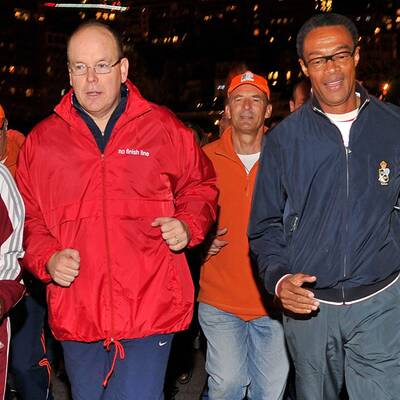 Fürst Albert marschiert für den guten Zweck