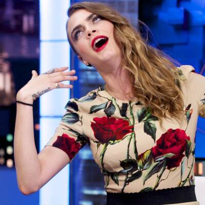 Cara Delevingnes Grimassenshow im spanischen TV