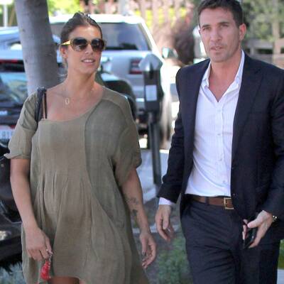 Elisabetta Canalis verhüllt ihren Babybauch