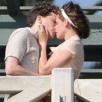 Kristen Stewart & Jesse Eisenberg knutschen