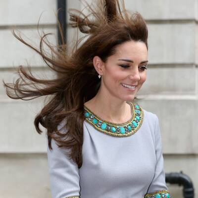 Herzogin Kate kämpft mit dem Wind