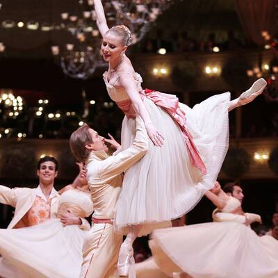 Die glamouröse Eröffnung des Opernballs 2016
