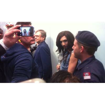 So jubelnd wurde Conchita Wurst empfangen