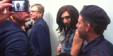 Conchita Wurst: Tausende feiern Frau mit Bart