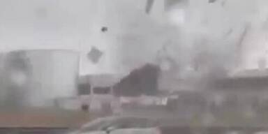 Gef&auml;hrlicher Tornado w&uuml;tet in Mailand