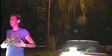 Busen-Eklat: Frau wird von Polizei blo&szlig;gestellt