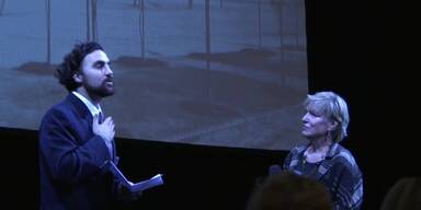 Intervention im Burgtheater