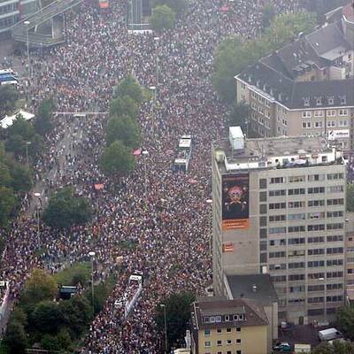 In den Messehallen Essen sollen 4000 Raver Platz finden.