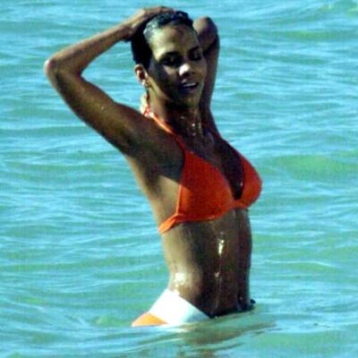 Esquire wählte Halle Berry zur Sexiest Woman Alive