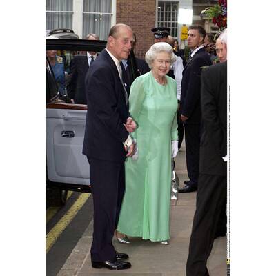 Stilvergleich Queen Elizabeth II und Herzogin Kate