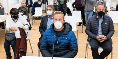 Ganze Familie als Neo-Nazis ''verdonnert''