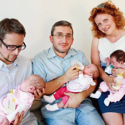 ÖSTERREICH besuchte die Fünflinge